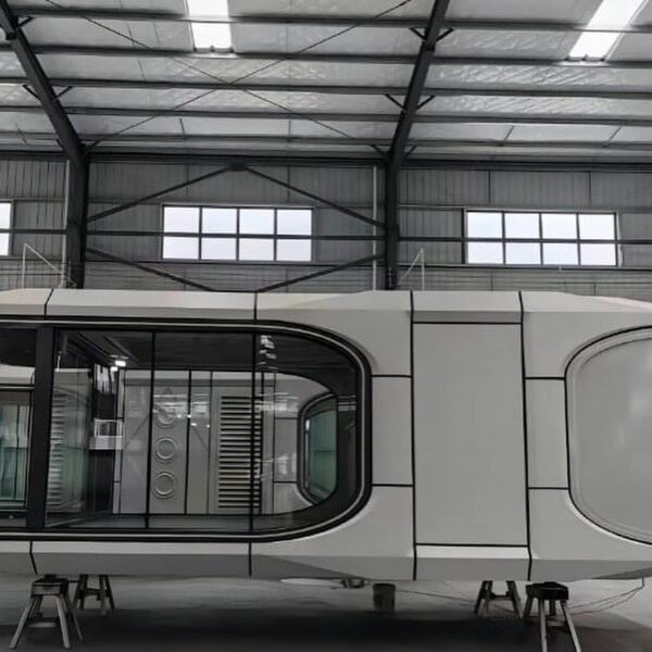 000 with delivery 1 room A palour Kitchen and toilet with a mini balcony (3) Capsule Homes
