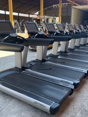 Used Life Fitness 95T Discover SE